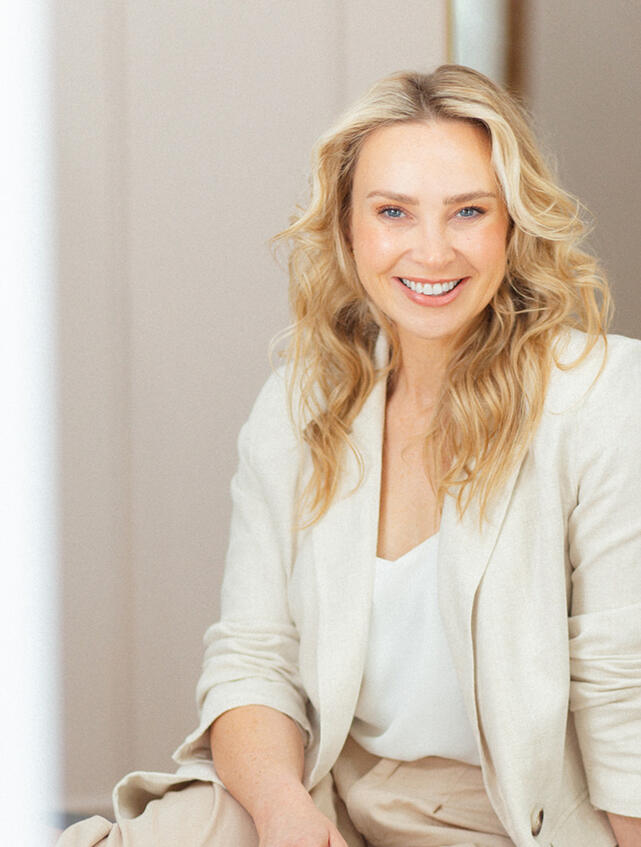 Personal brand session in Lincolnshire, lifestyle elegant portrait.